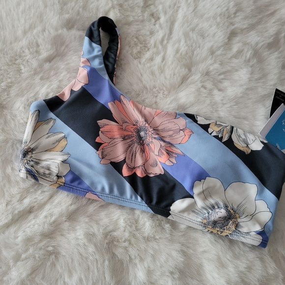 🐳O'NEILL BRAND NEW ONE SHOULDER BIKINI TOP SIZE S - Picture 7 of 9